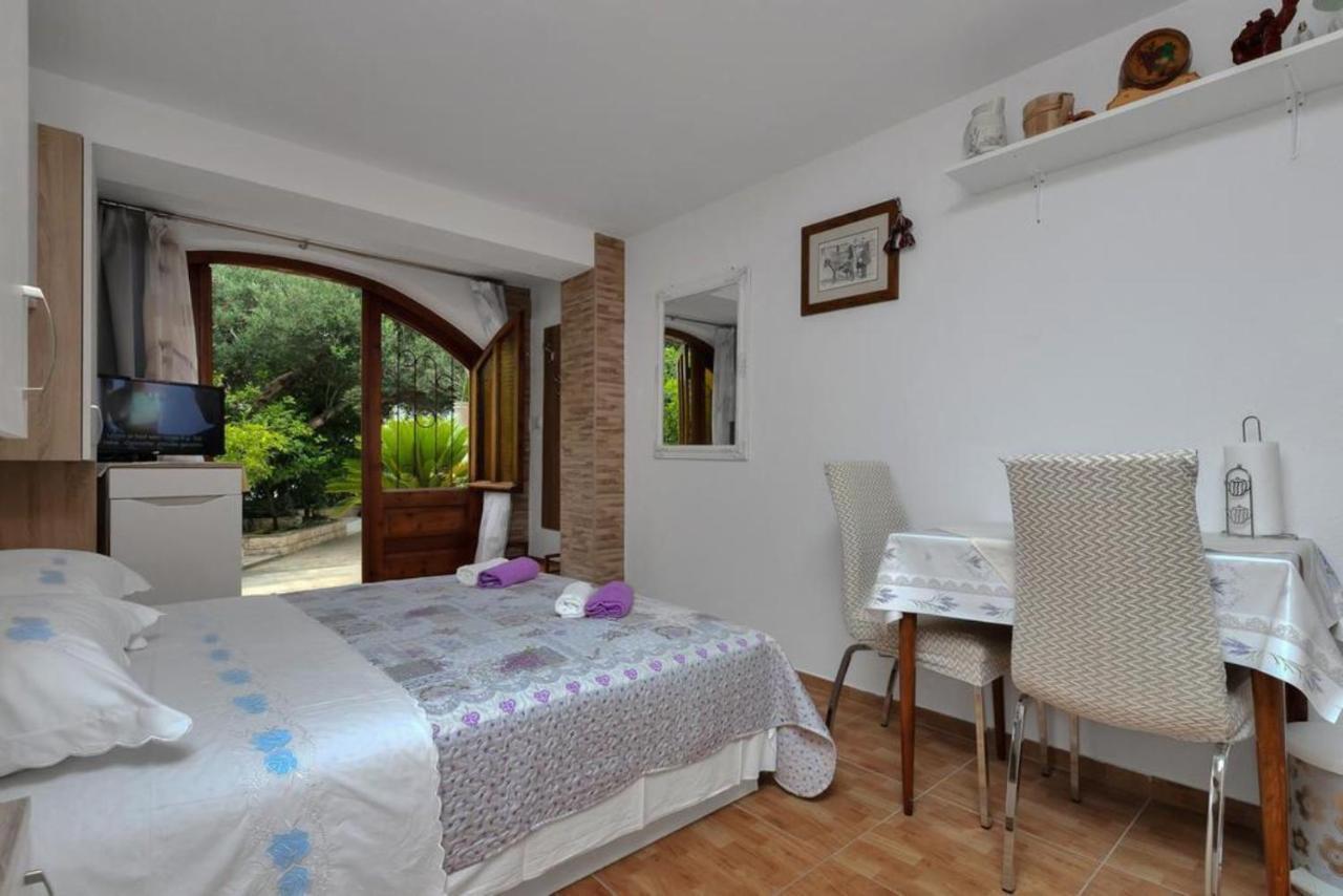 Sun&Sea Studio Apartment For 2 Makarska Bagian luar foto