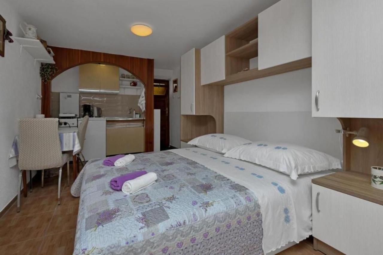 Sun&Sea Studio Apartment For 2 Makarska Bagian luar foto