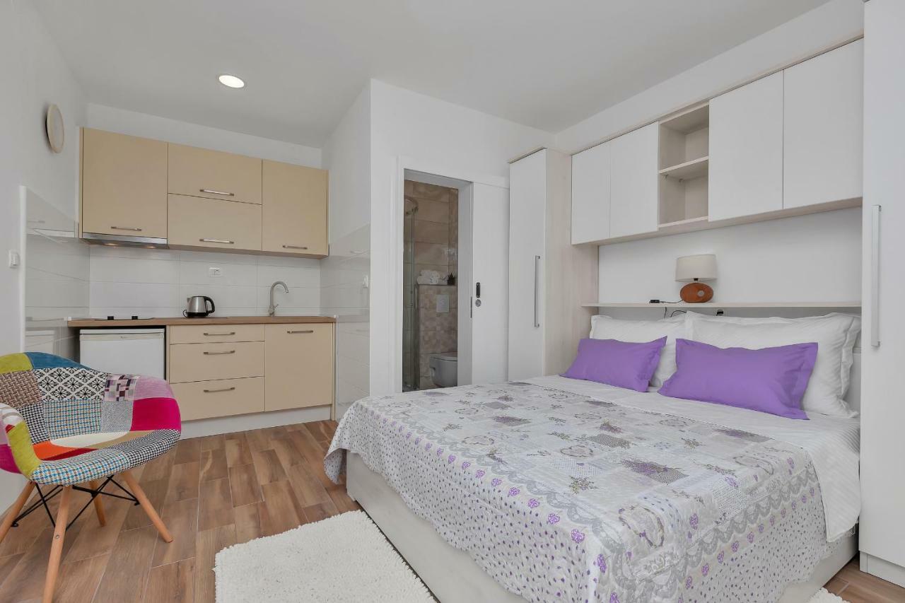 Sun&Sea Studio Apartment For 2 Makarska Bagian luar foto